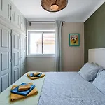 Διαμέρισμα Charming Beachside Escape