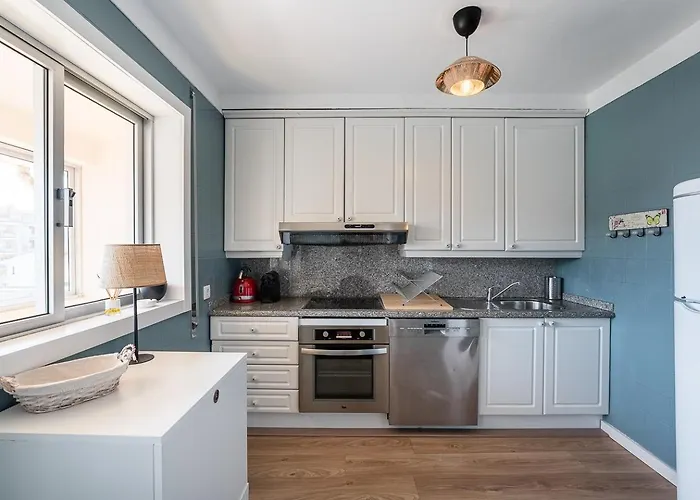 Charming Beachside Escape Esmoriz