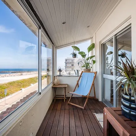 Charming Beachside Escape Esmoriz