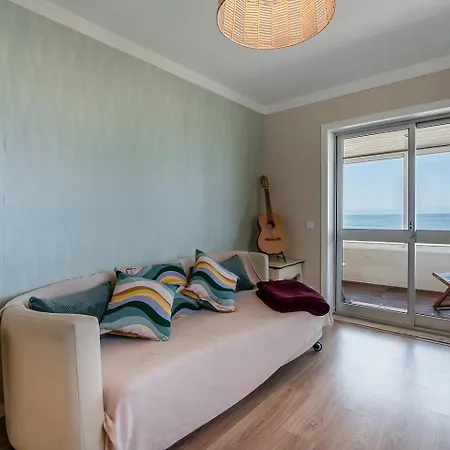 Apartment Charming Beachside Escape